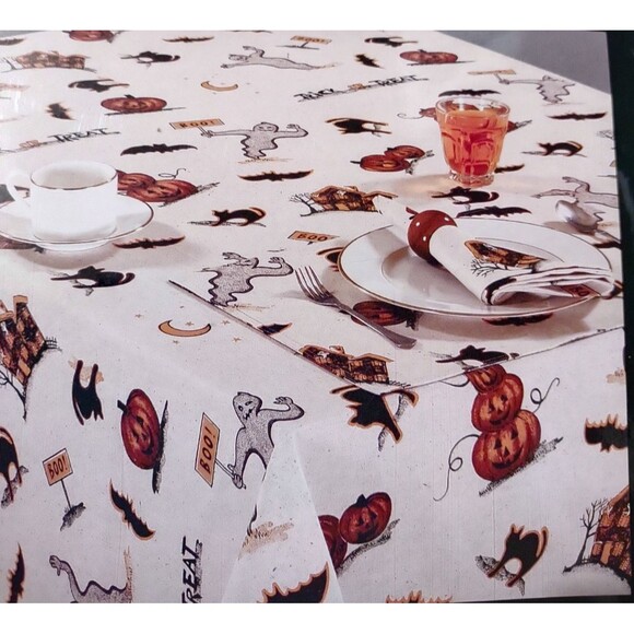 Woodbridge Designs Cotton Oblong: 60"x84" Tablecloth Halloween Haunted House Cat - Picture 1 of 5